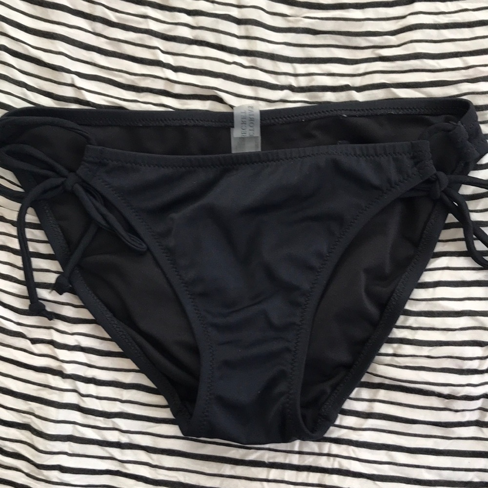 Victoria’s Secret Black bottoms